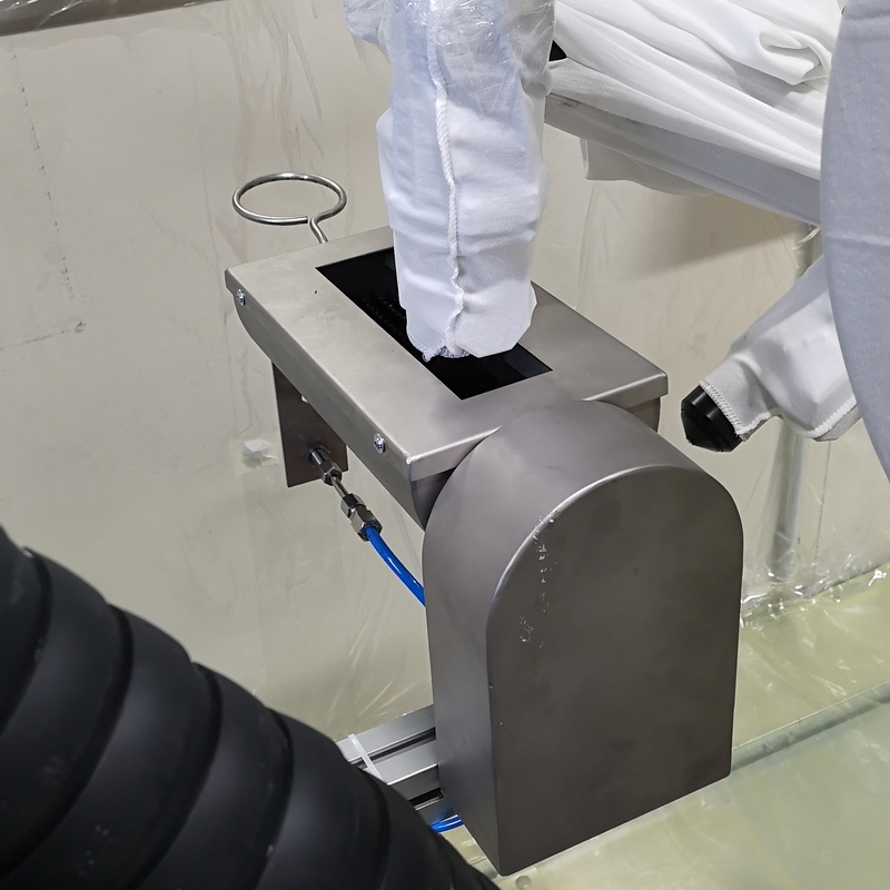 Reinigungsstation für elektrostatisch,  luftzerstäubende Automatikpistolen