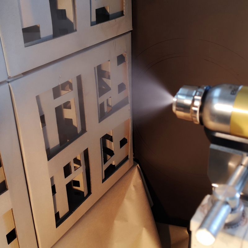 Luftzerstäubende Pistole mit Flachstrahldüse und wartungsfreundlicher Luftkappe ohne Hörner